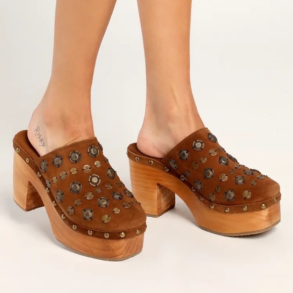 FREE PEOPLE Brown Suede Metal Embellished Slip On Heeled Claudia Clogs Size 8 - Picture 1 of 15